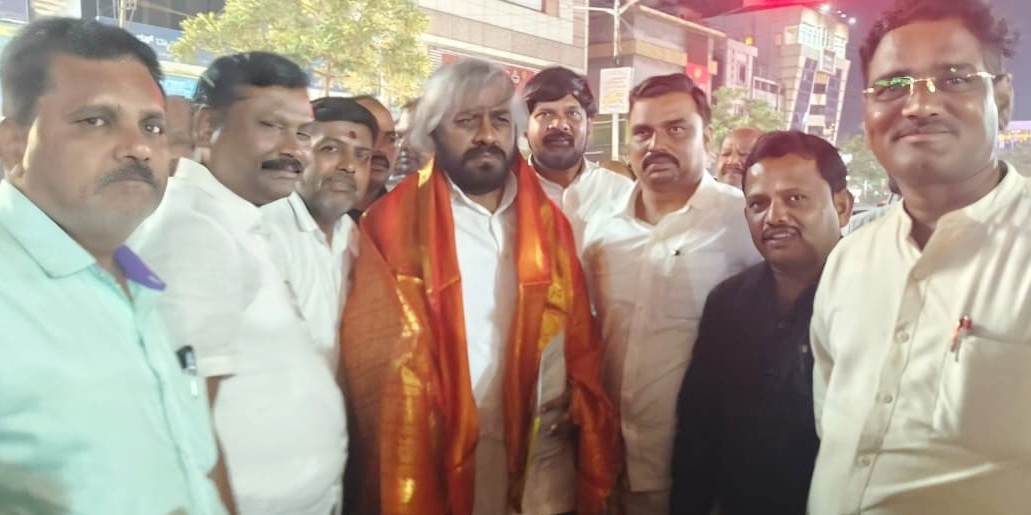 ಬೀದರ್‍ನಲ್ಲಿ ರಾಜ್ಯ ಸರ್ಕಾರಿ ನೌಕರರ ಸಂಘದ ಜಿಲ್ಲಾ ಘಟಕದ ಪದಾಧಿಕಾರಿಗಳು ಬೀದರ್ ಮಹಾನಗರ ಪಾಲಿಕೆ ವ್ಯಾಪ್ತಿಯ ನೌಕರರಿಗೆ ಮಹಾನಗರ ಪಾಲಿಕೆ ಮನೆ ಬಾಡಿಗೆ ಮತ್ತು ಸಿಸಿಎ ಭತ್ಯೆ ಜಾರಿಗೊಳಿಸುವಂತೆ ಜಿಲ್ಲಾ ಉಸ್ತುವಾರಿ ಸಚಿವ ಈಶ್ವರ ಖಂಡ್ರೆ ಅವರಿಗೆ ಮನವಿ ಪತ್ರ ಸಲ್ಲಿಸಿದರು
